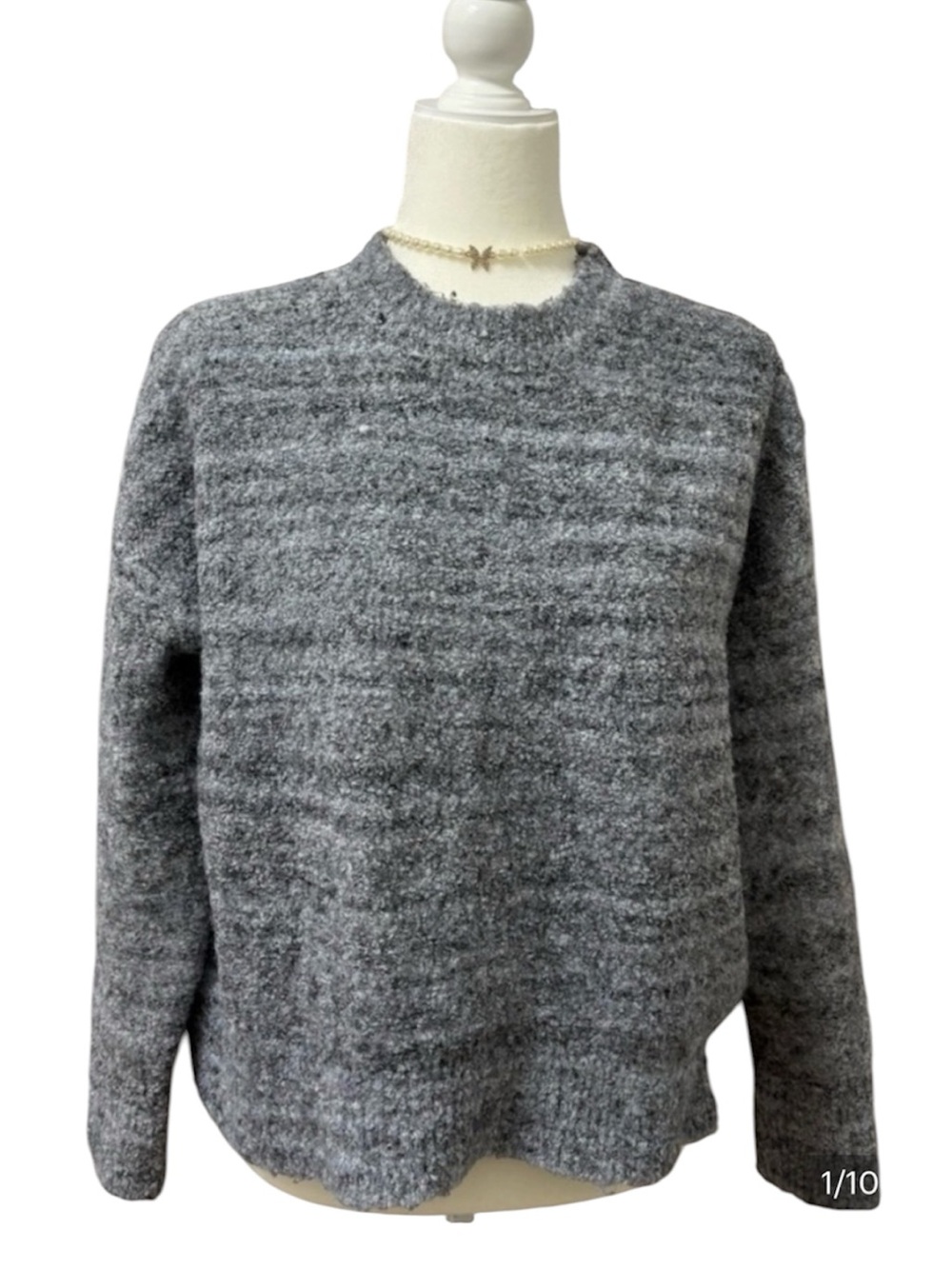 Theo & Spence Women's Fuzzy Gray Sweater Small Cozy, Preppy, Casual, Minimalist